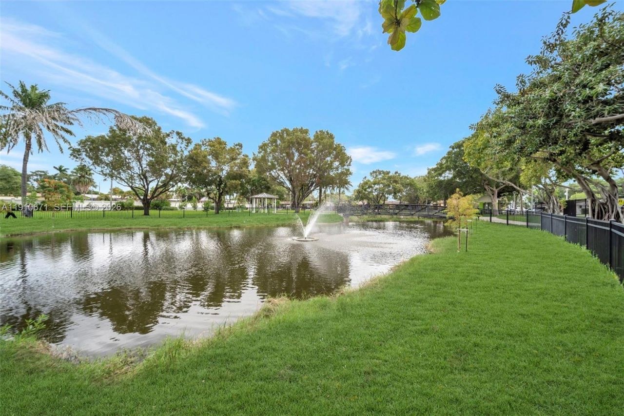 741 SW 2nd Ct, Hallandale Beach, FL 33009 Photo