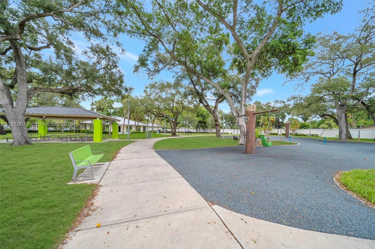 741 SW 2nd Ct, Hallandale Beach, FL 33009 Photo