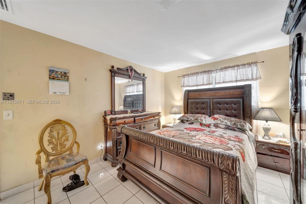 741 SW 2nd Ct, Hallandale Beach, FL 33009 Photo