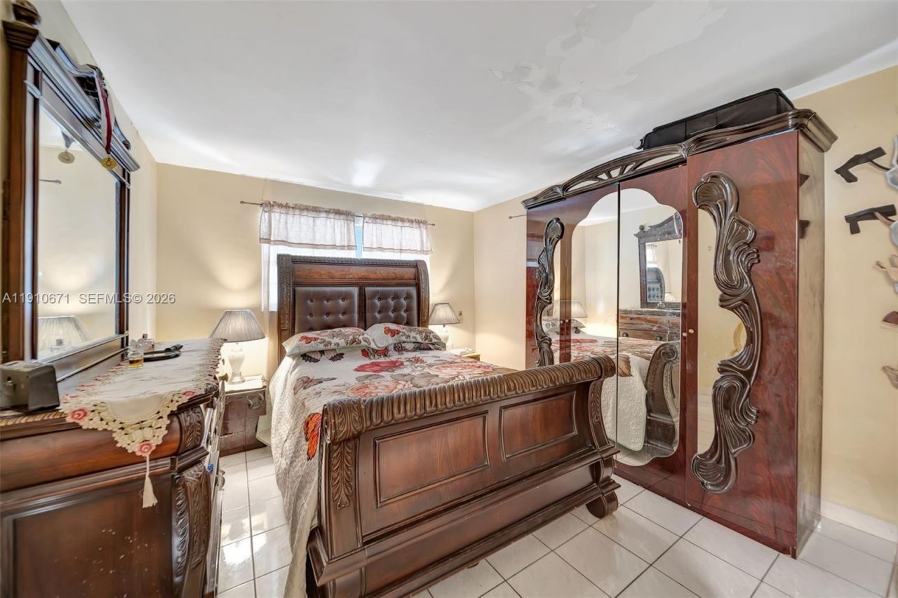 741 SW 2nd Ct, Hallandale Beach, FL 33009 Photo