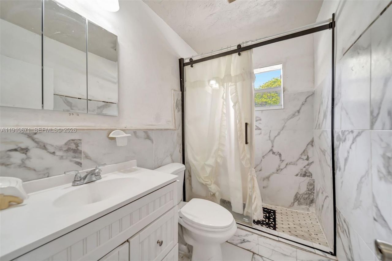 741 SW 2nd Ct, Hallandale Beach, FL 33009 Photo