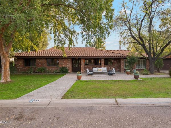 105 E CLAREMONT Street, Phoenix, AZ 85012