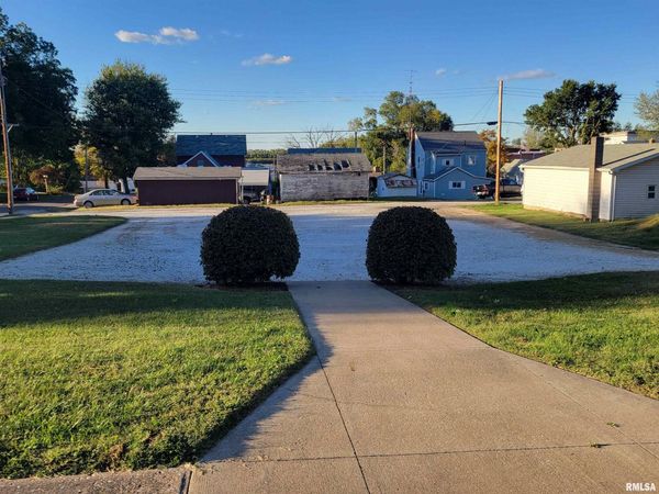 91 W 5TH Street, Dallas City, IL 62330