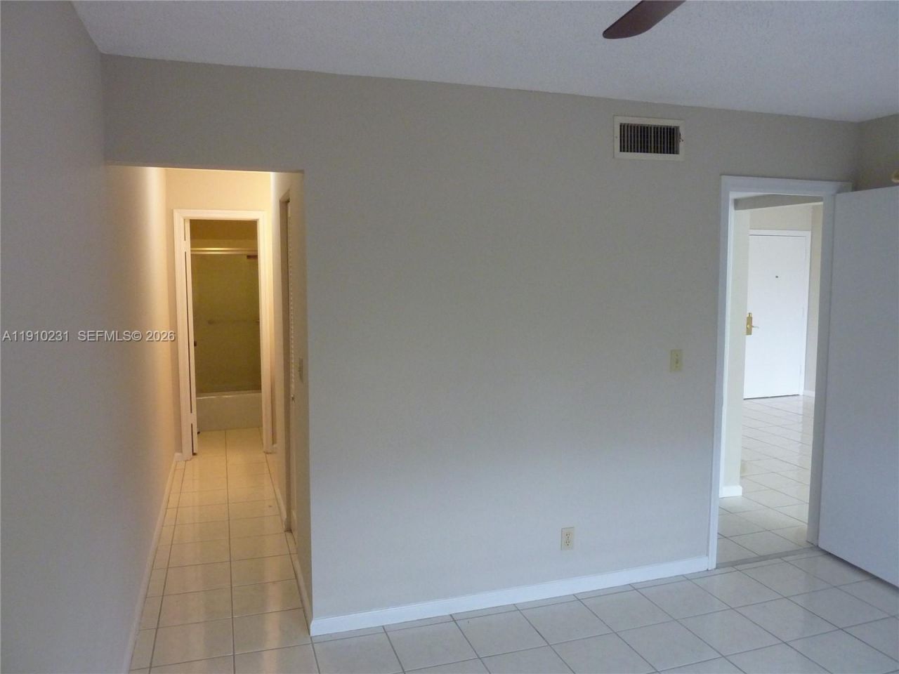 180 Cypress Club Dr, Unit 834, Pompano Beach, FL 33060 Photo