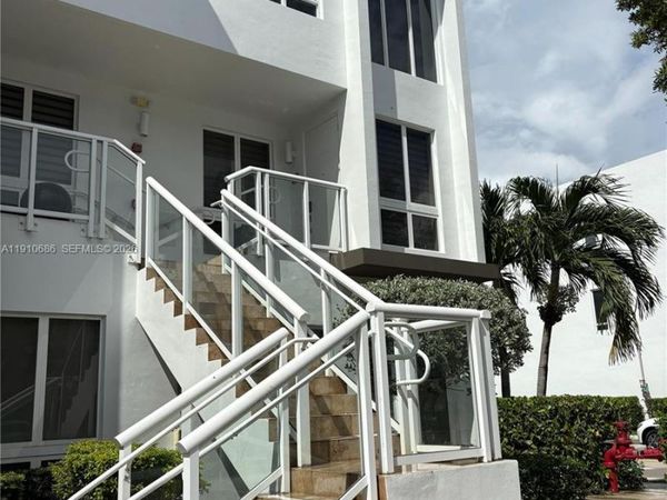 10265 NW 63rd Ter, Unit 210, Doral, FL 33178