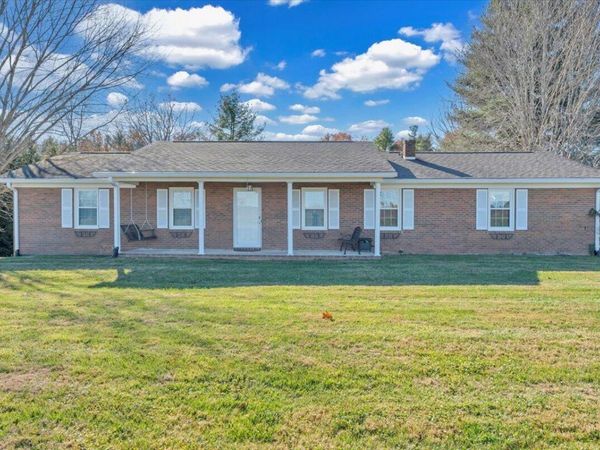 397 Commonwealth RD, Galax, VA 24333