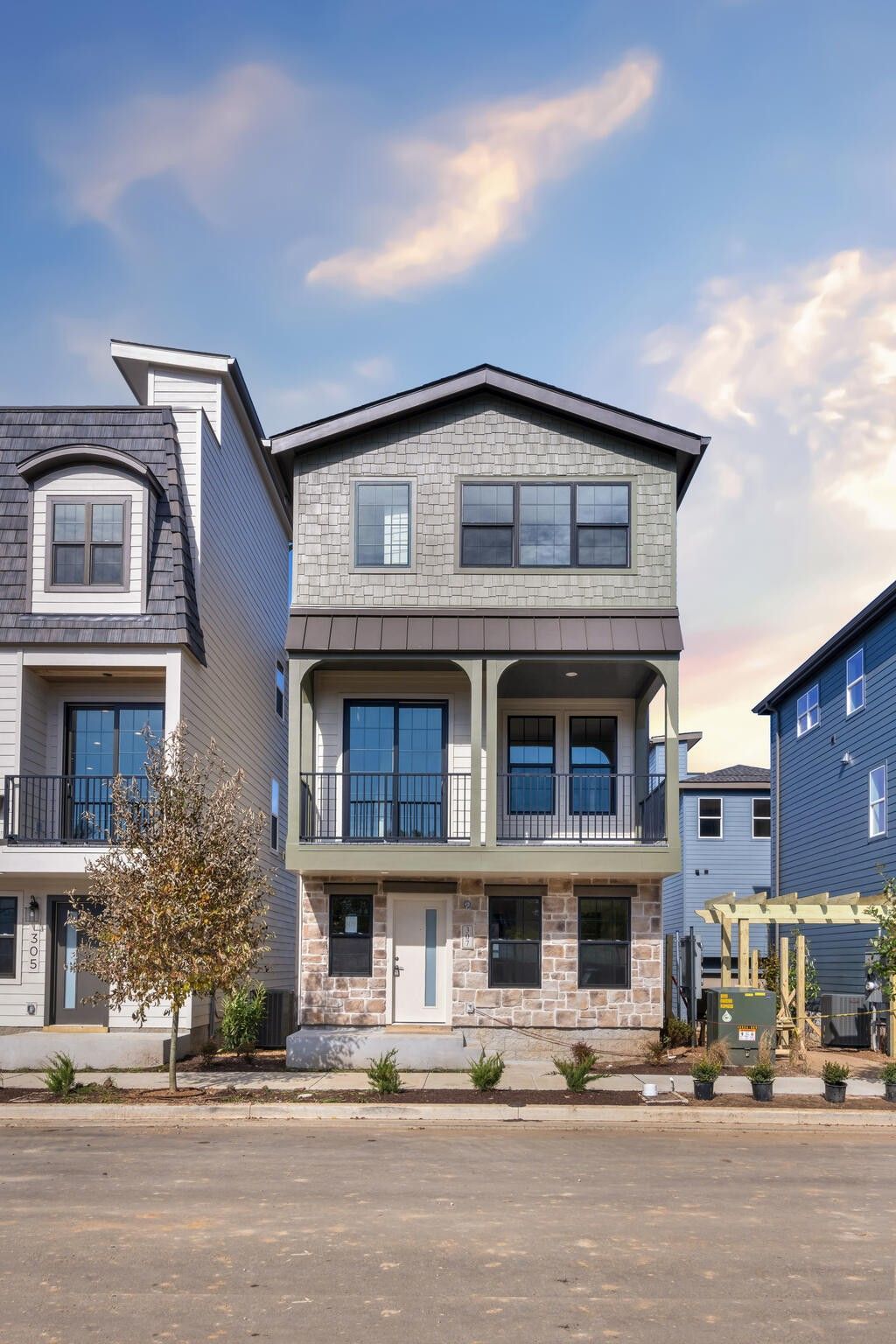 300 Edith Cir , Nashville, TN 37208 Main Photo