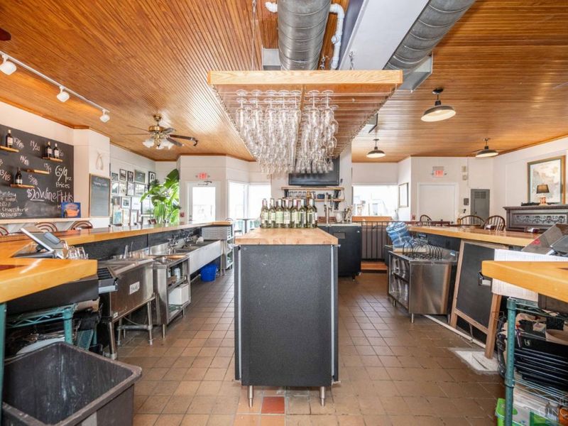 2015 Madison Road, Cincinnati, OH 45208 Photo 17