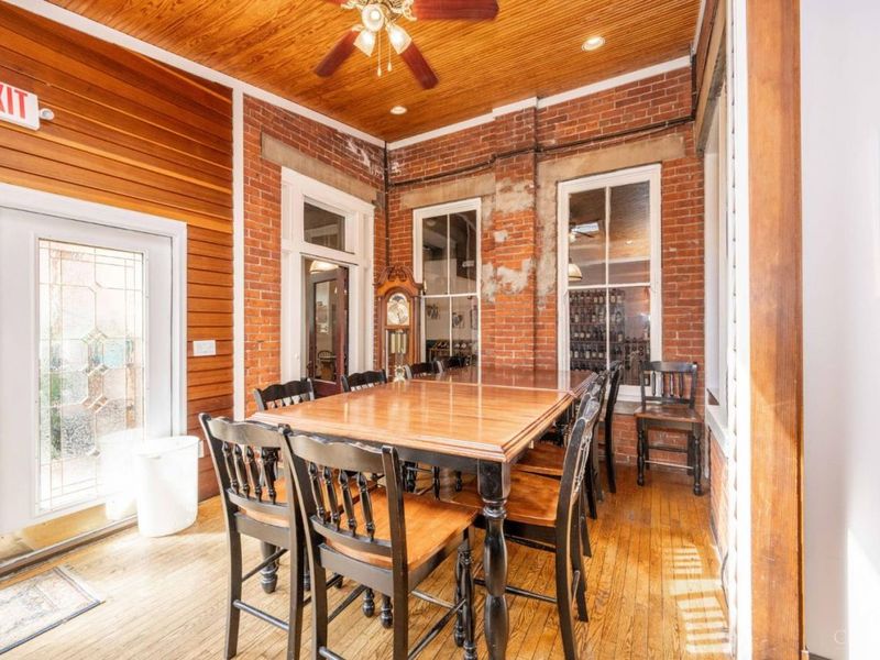 2015 Madison Road, Cincinnati, OH 45208 Photo 24