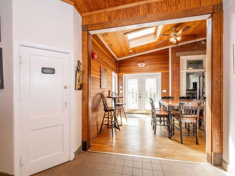 2015 Madison Road, Cincinnati, OH 45208 Photo 30