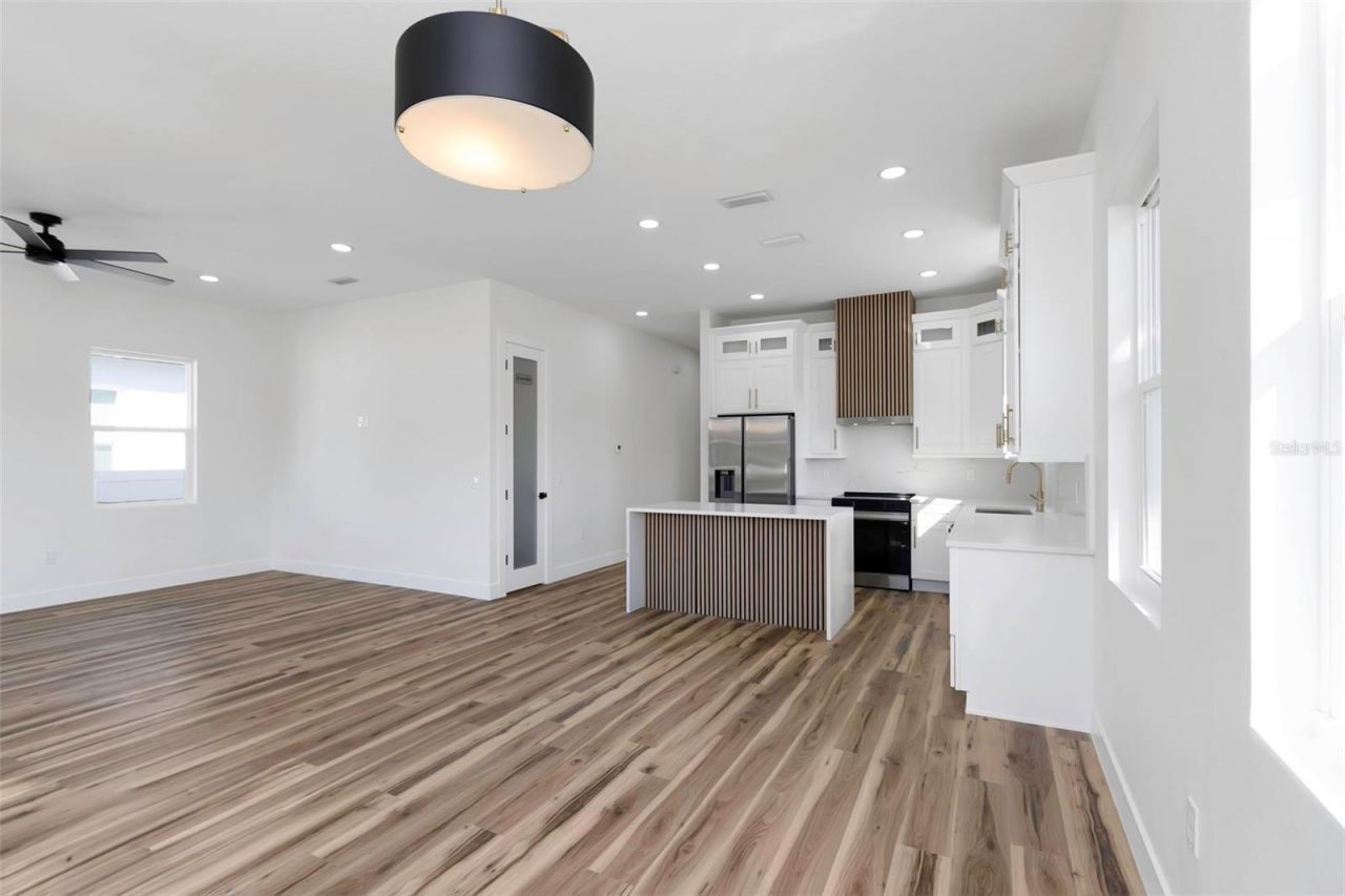 701 42nd Avenue S, Saint Petersburg, FL 33705 Photo