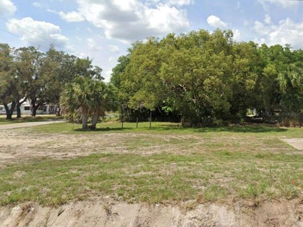 MILLS STREET, UMATILLA, FL 32784