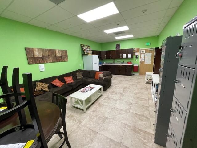 4480 S Tiffany Drive, Mangonia Park, FL 33407 Photo