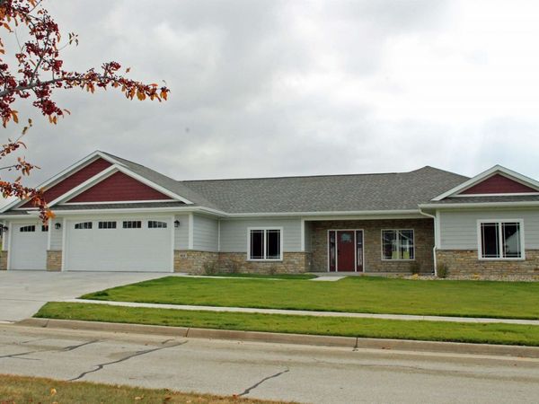 431 Schumacher Boulevard, Denver, IA 50622