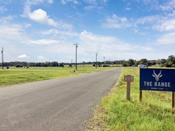 105 Nyala LN, Rosanky, TX 78616