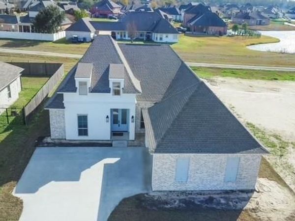 225 COVE POINTE Drive, Luling, LA 70070