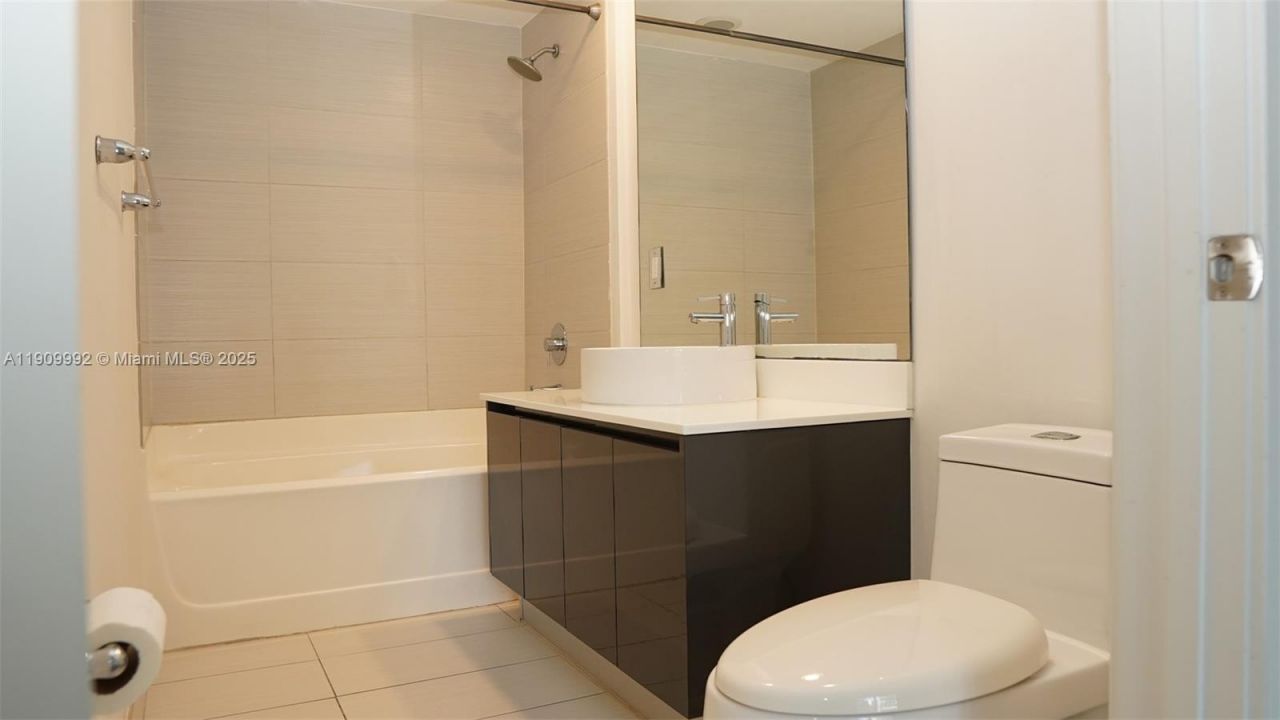 31 SE 6th St, Unit 1108, Miami, FL 33131 Photo