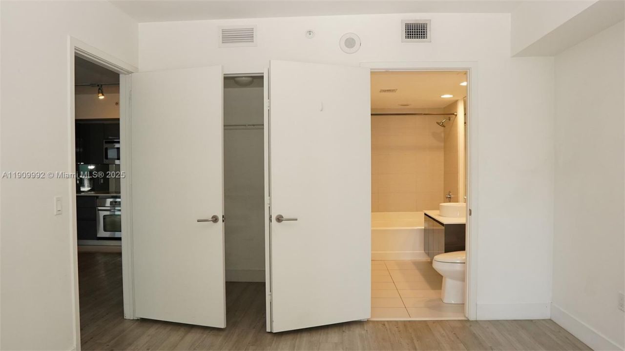 31 SE 6th St, Unit 1108, Miami, FL 33131 Photo