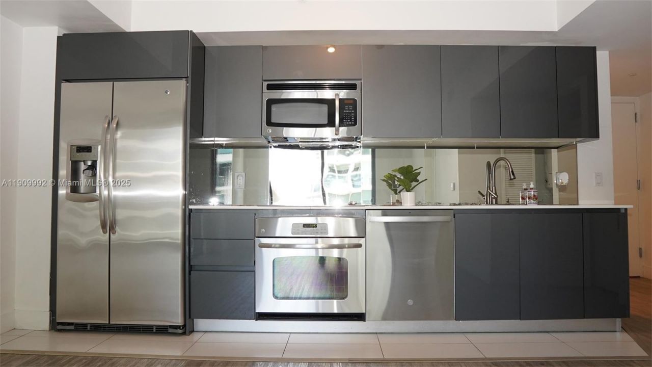 31 SE 6th St, Unit 1108, Miami, FL 33131 Photo