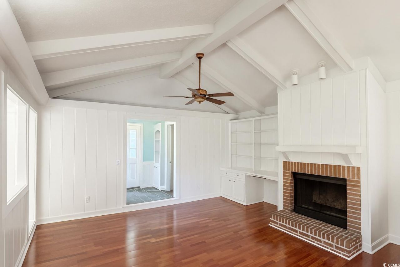 921 Buccaneers Cove Photo 8