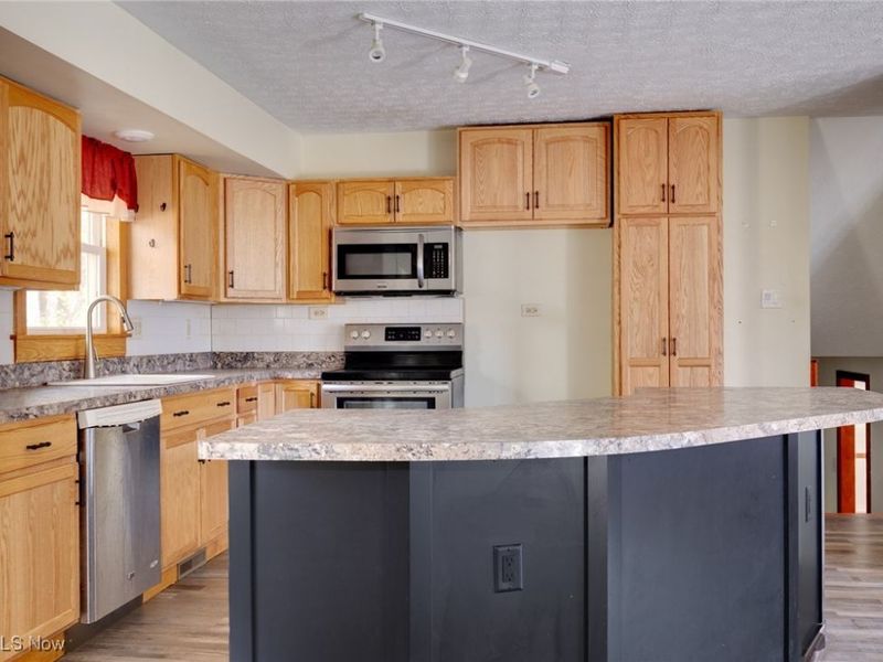 9416 Kieffer Road, Mantua, OH 44255 Photo 11