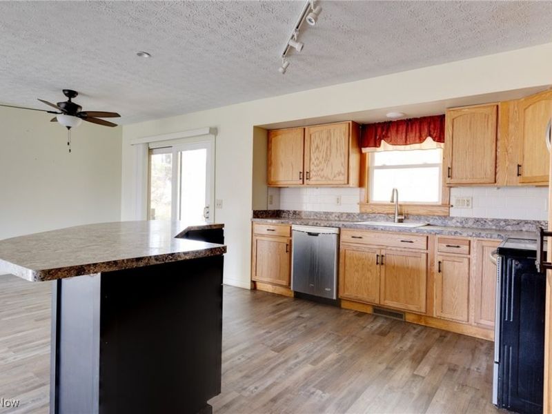 9416 Kieffer Road, Mantua, OH 44255 Photo 13