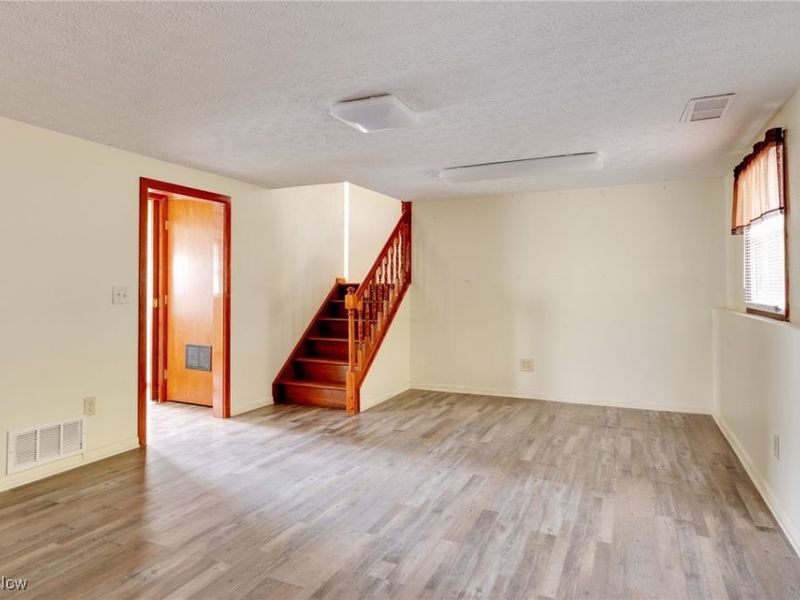 9416 Kieffer Road, Mantua, OH 44255 Photo 15