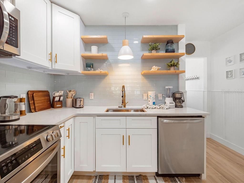 449 63rd Street, Holmes Beach, FL 34217 Photo