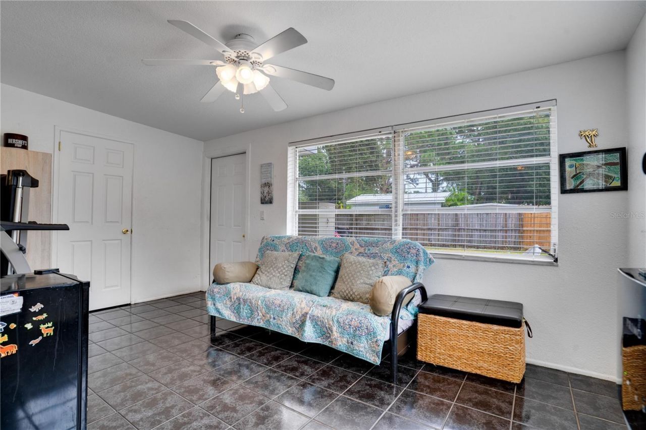 718 Northmoor Avenue N, Saint Petersburg, FL 33702 Photo