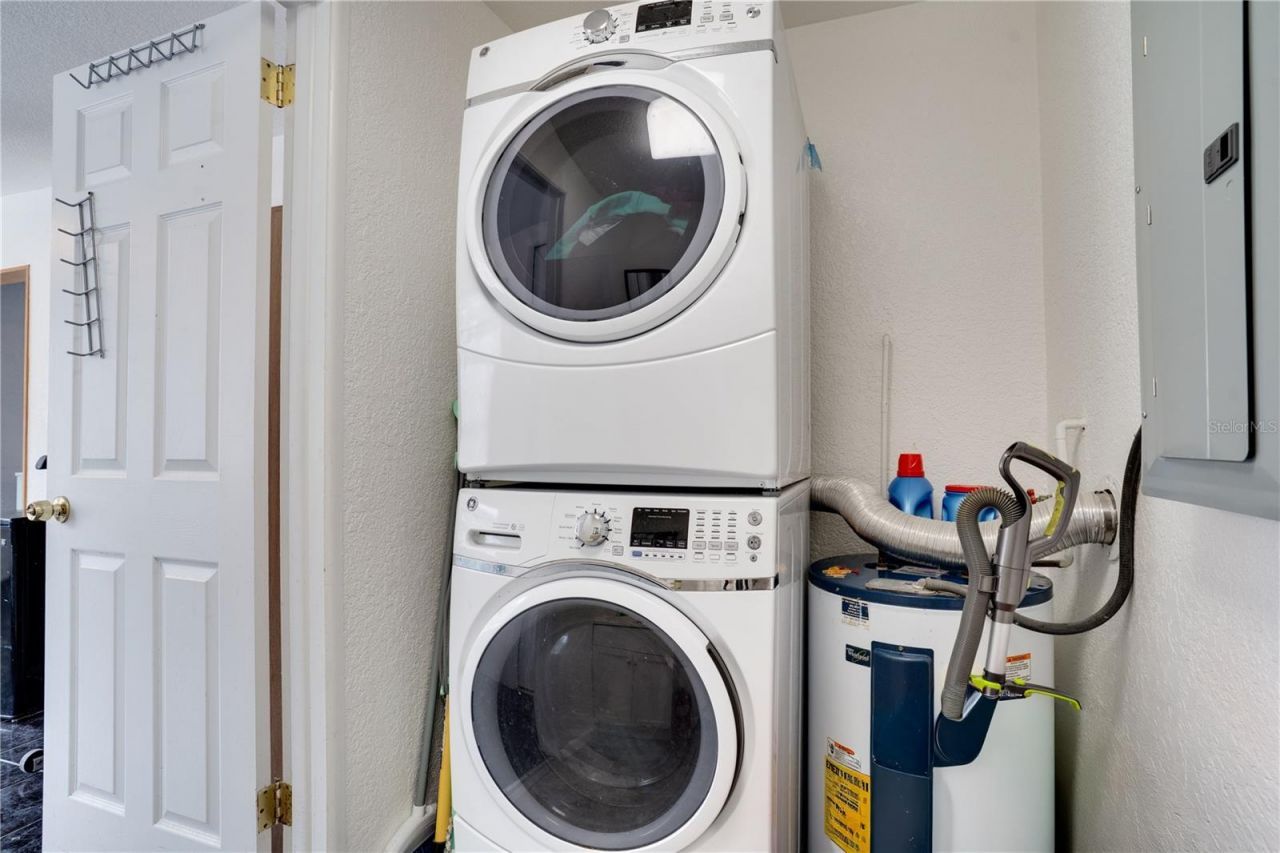 718 Northmoor Avenue N, Saint Petersburg, FL 33702 Photo