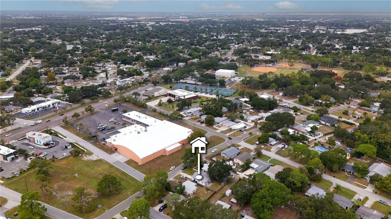 718 Northmoor Avenue N, Saint Petersburg, FL 33702 Photo