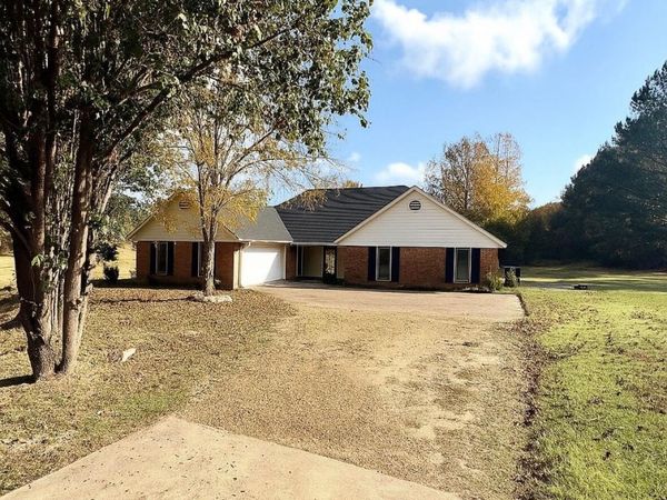 276 Salem Church Rd, Grenada, MS 38901