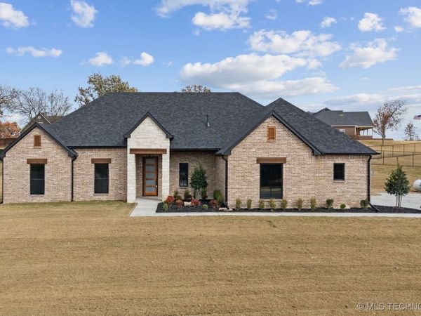 21755 S Country Ridge Court, Claremore, OK 74019
