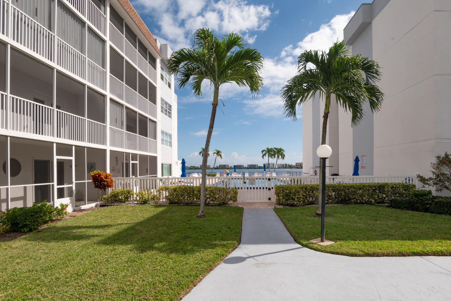 1516 S Lakeside Drive, Unit 411, Lake Worth Beach, FL 33460 Photo