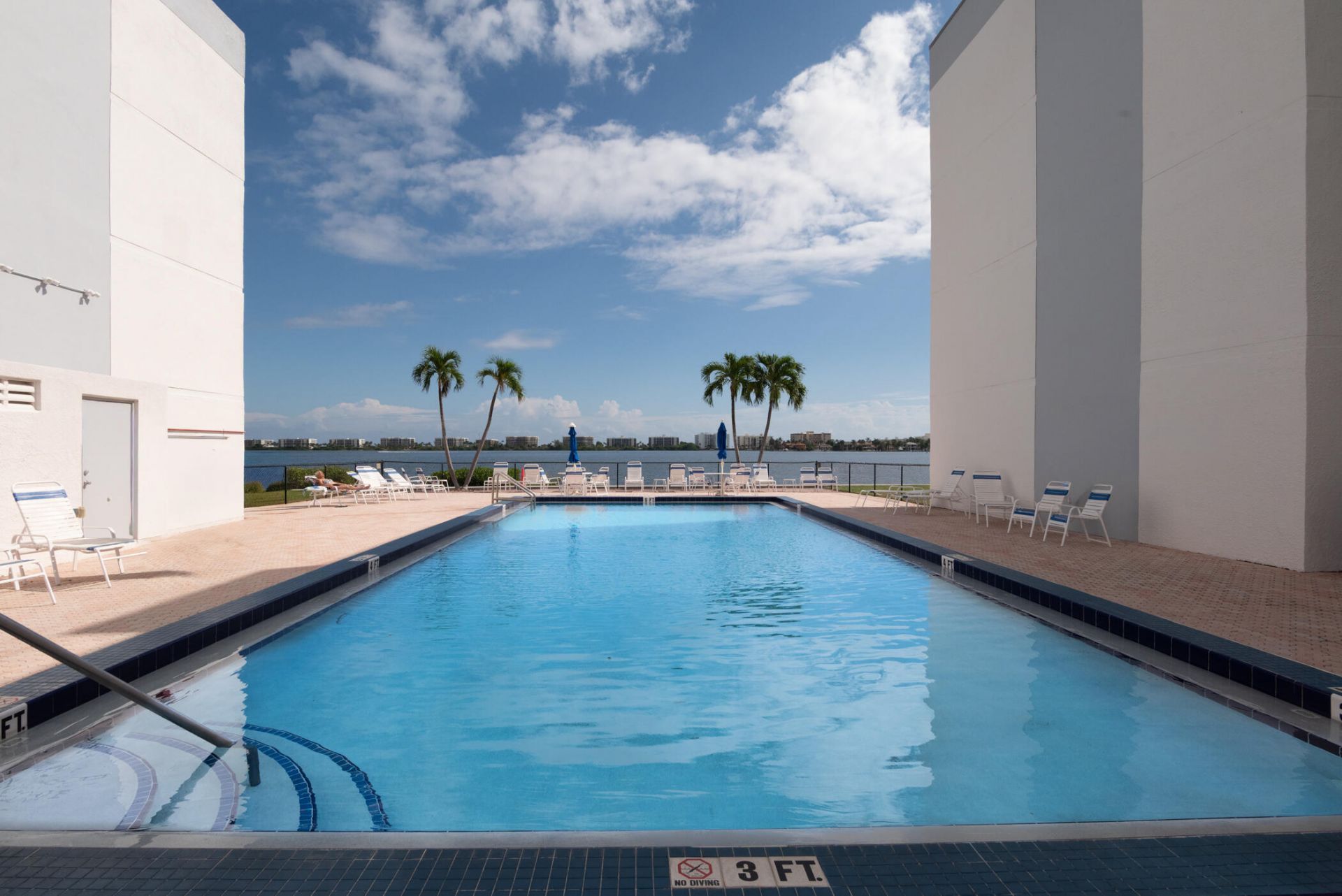 1516 S Lakeside Drive, Unit 411, Lake Worth Beach, FL 33460 Photo