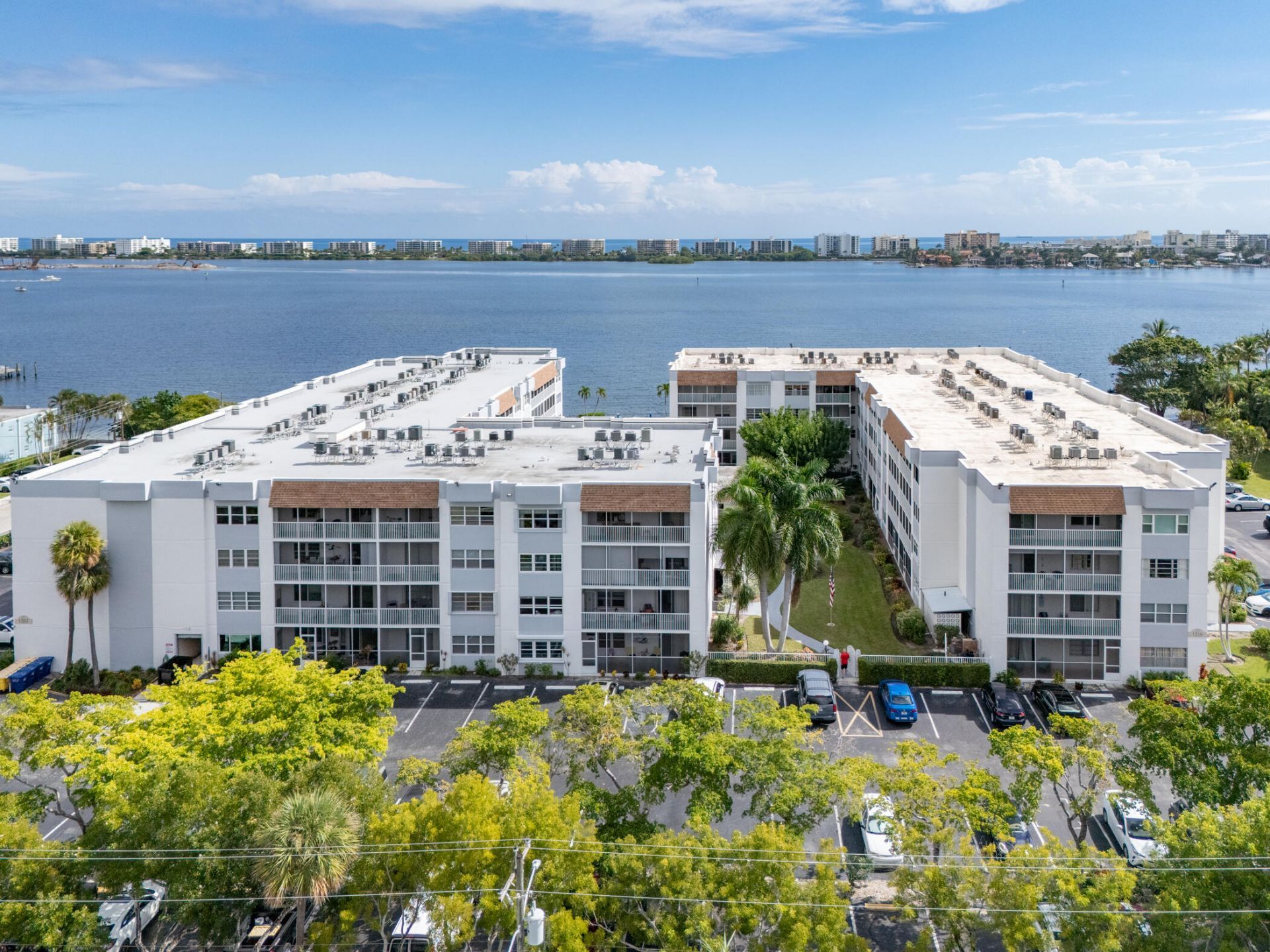 1516 S Lakeside Drive, Unit 411, Lake Worth Beach, FL 33460 Photo