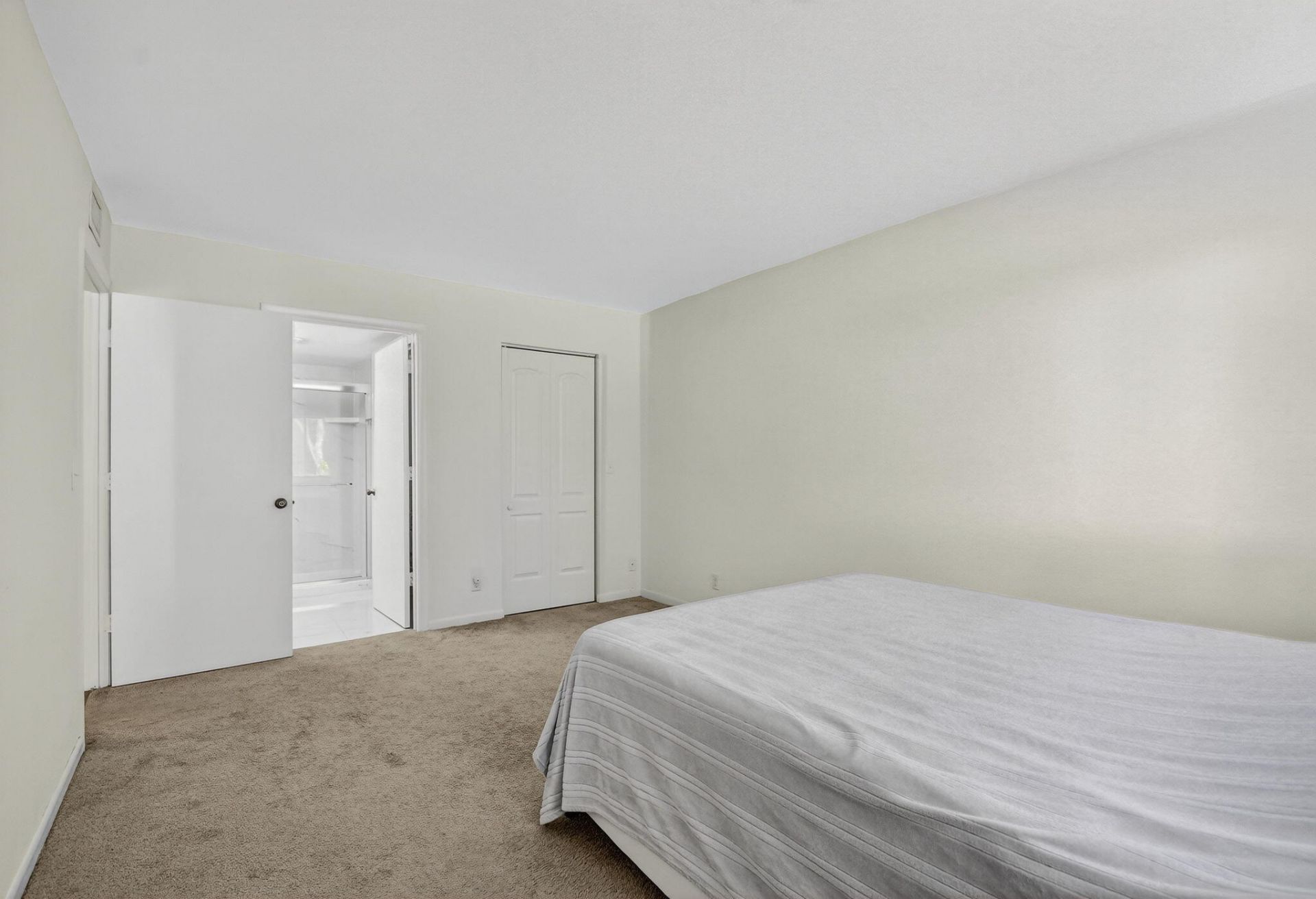 1009 Green Pine Boulevard, Unit F1, West Palm Beach, FL 33409 Photo