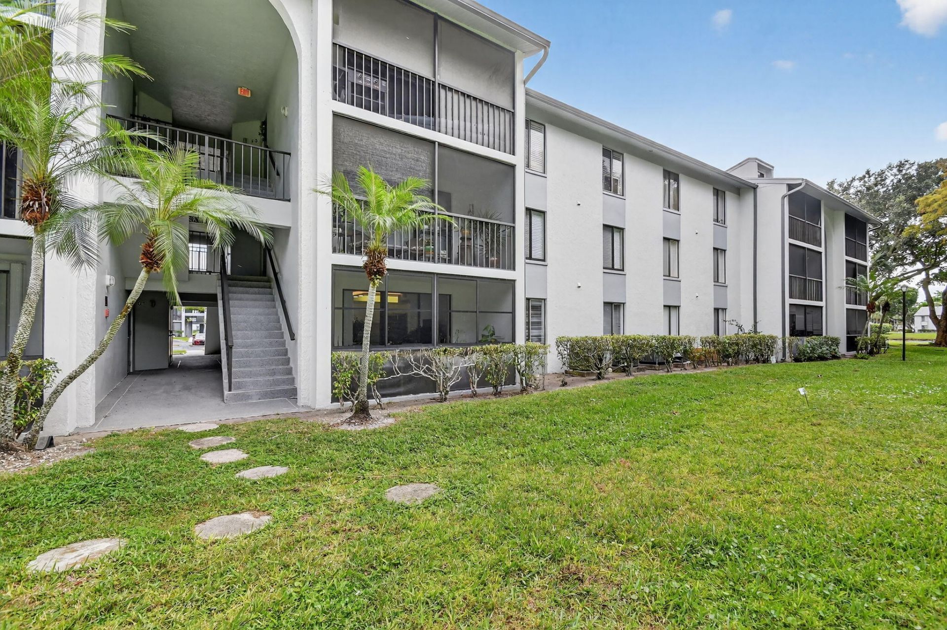 1009 Green Pine Boulevard, Unit F1, West Palm Beach, FL 33409 Photo