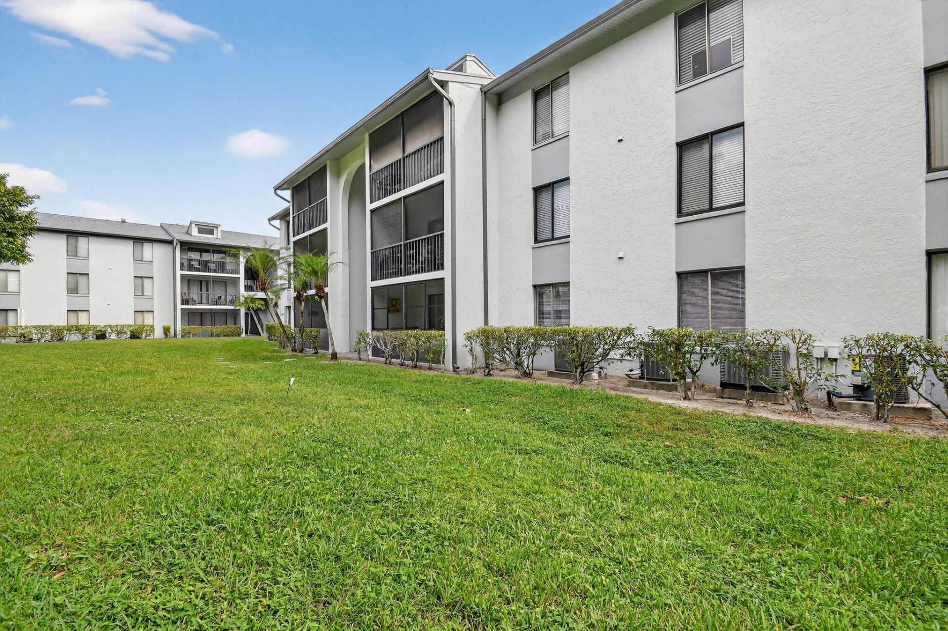 1009 Green Pine Boulevard, Unit F1, West Palm Beach, FL 33409 Photo