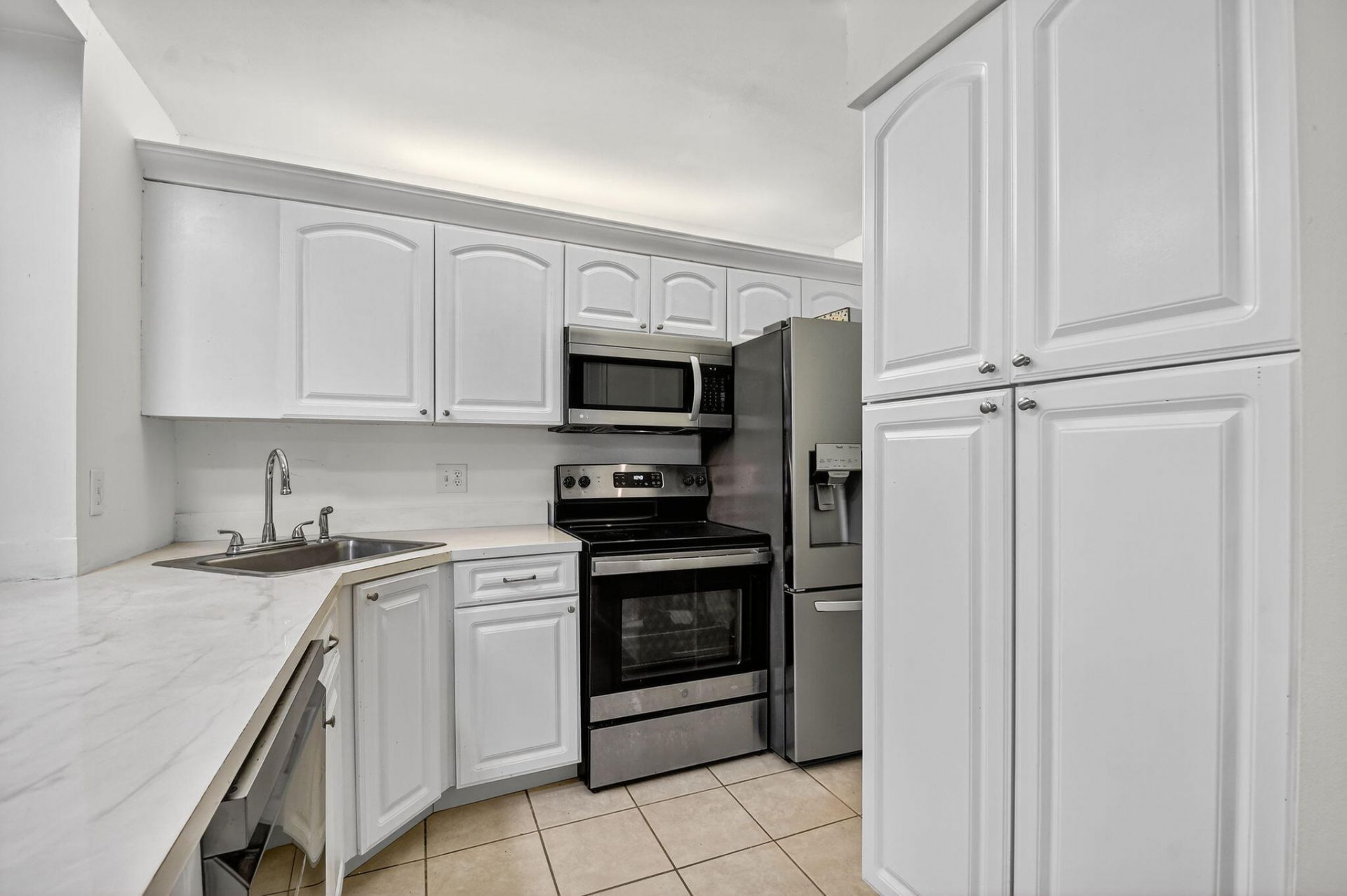 1009 Green Pine Boulevard, Unit F1, West Palm Beach, FL 33409 Photo