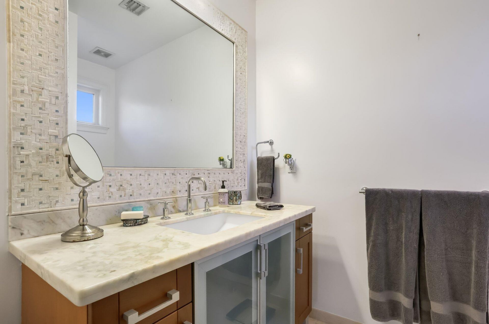 2409 NE 12th Street, Fort Lauderdale, FL 33304 Photo