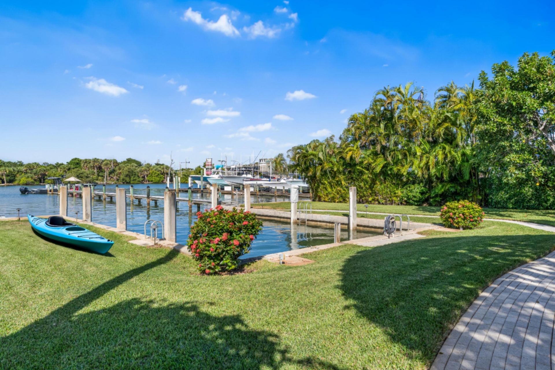 107 Lighthouse Drive, Jupiter Inlet Colony, FL 33469 Photo