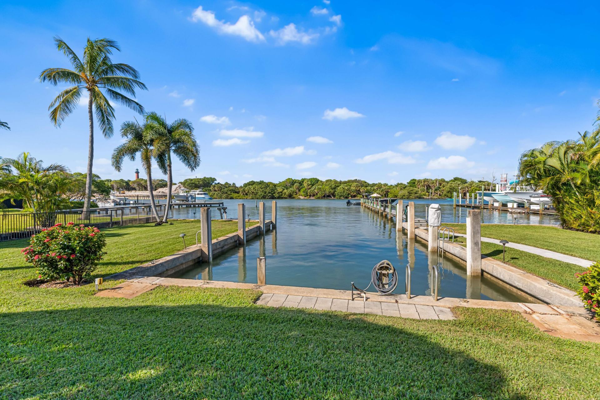 107 Lighthouse Drive, Jupiter Inlet Colony, FL 33469 Photo