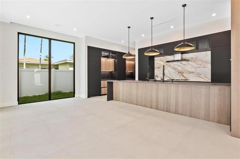 607 NE 17th Avenue, Fort Lauderdale, FL 33304 Photo