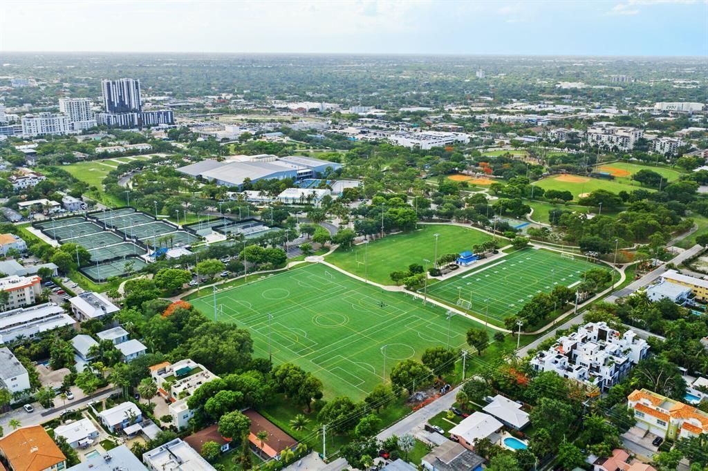 607 NE 17th Avenue, Fort Lauderdale, FL 33304 Photo