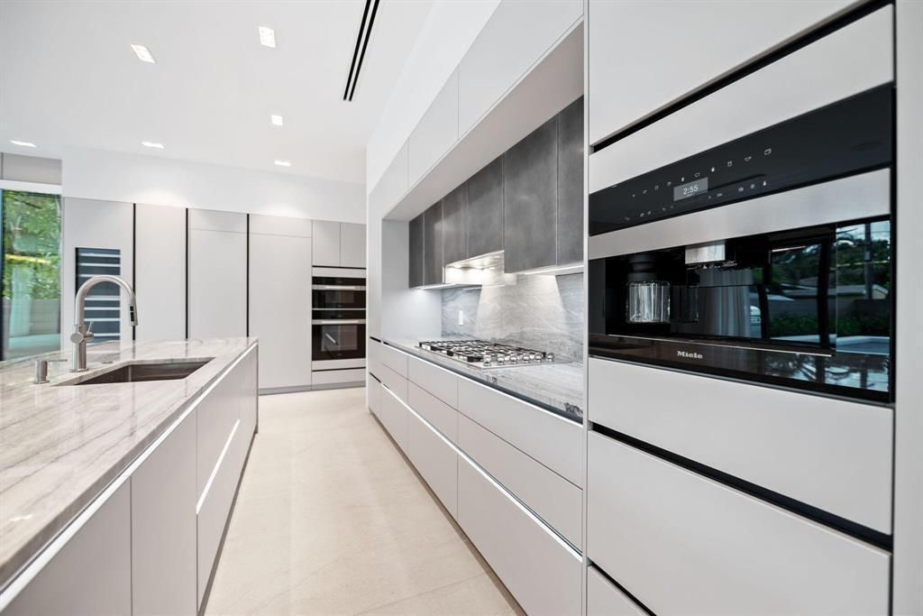 607 NE 17th Avenue, Fort Lauderdale, FL 33304 Photo