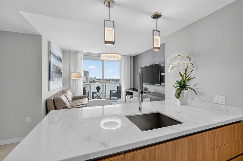 401 N Birch Road, Unit 1103, Fort Lauderdale, FL 33304 Photo