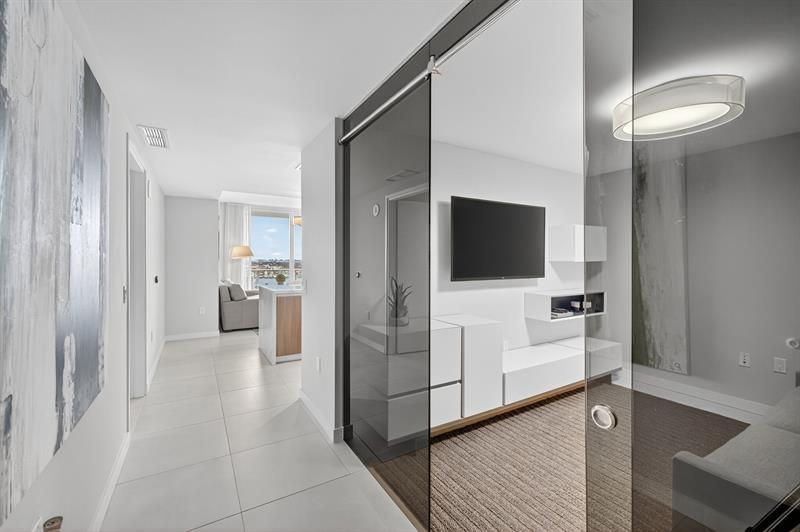 401 N Birch Road, Unit 1103, Fort Lauderdale, FL 33304 Photo