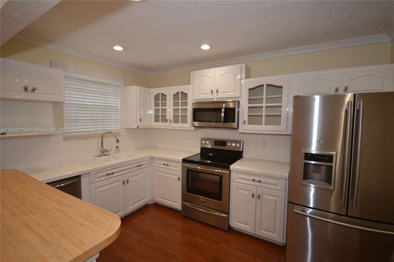 2119 Nova Village Dr, Davie, FL 33317 Photo