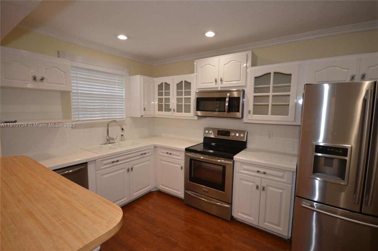 2119 Nova Village Dr, Davie, FL 33317 Photo